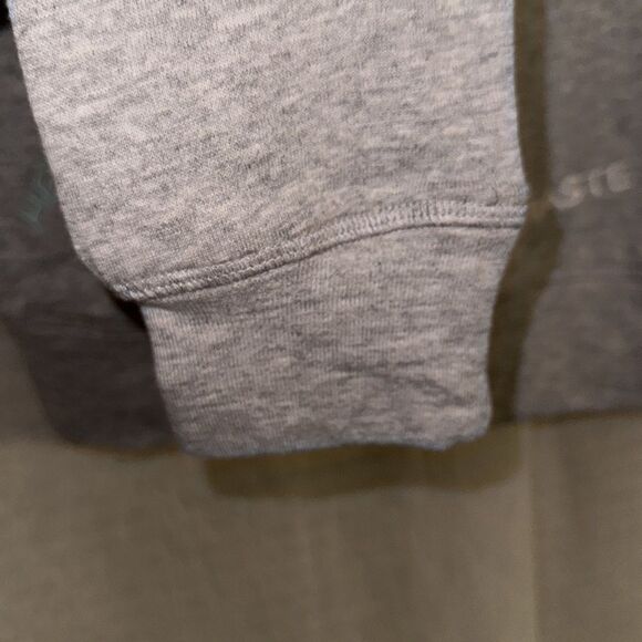 Court & Rowe XS “Hello” in Many Languages Embroidered Crewneck Gray Sweatshirt - Picture 11 of 13
